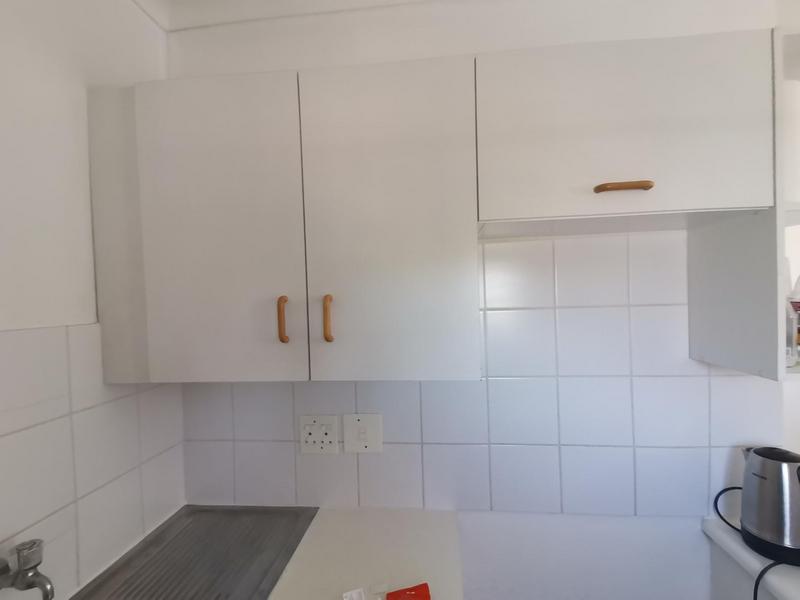 To Let 2 Bedroom Property for Rent in Pinelands Western Cape